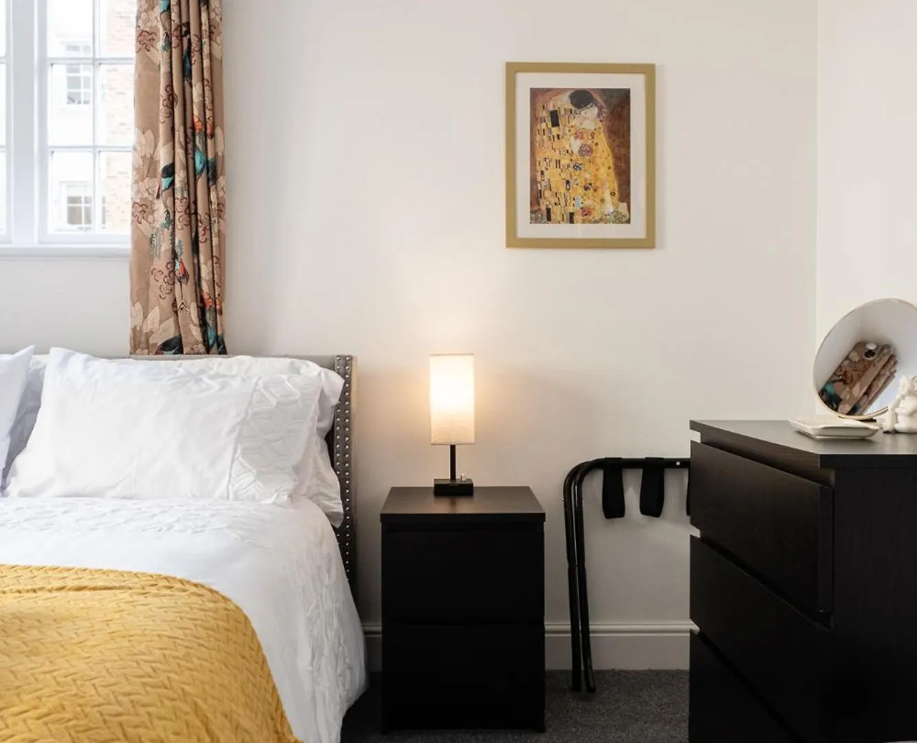 Gorgeous 1 Bed Apartment In Central Cheltenham! 0*, Cheltenham