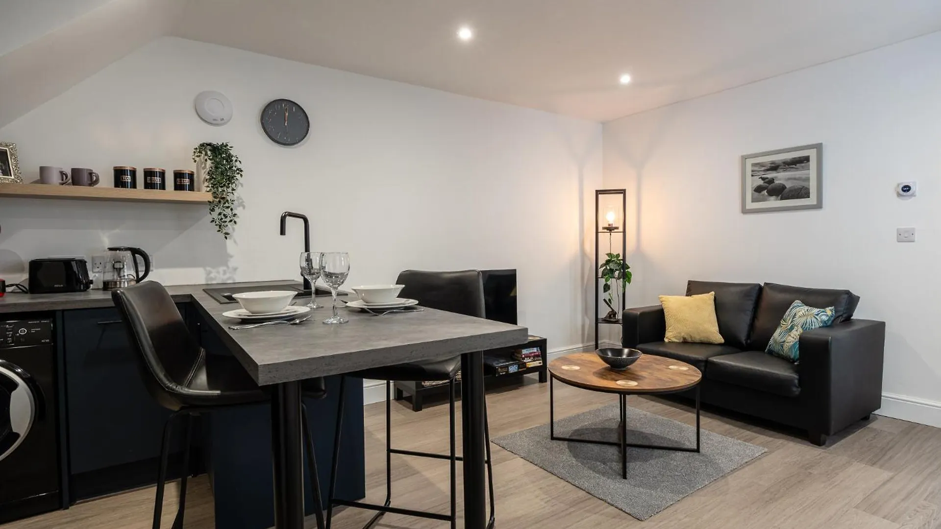 Gorgeous 1 Bed Apartment In Central Cheltenham! 0*, Cheltenham
