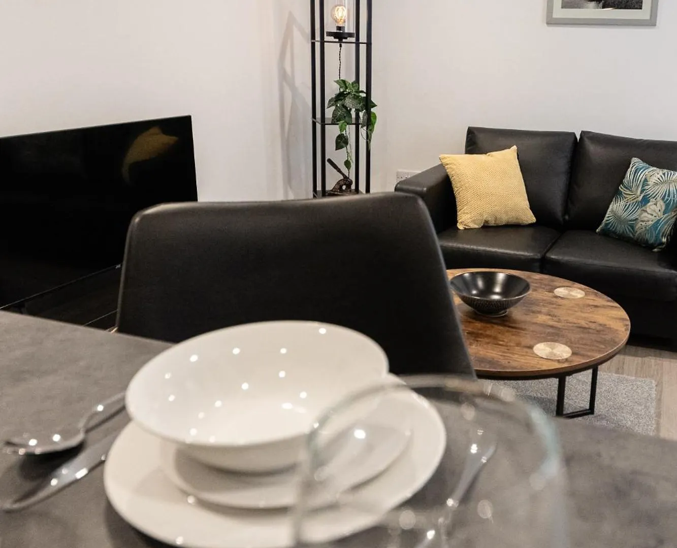 Gorgeous 1 Bed Apartment In Central Cheltenham! Cheltenham