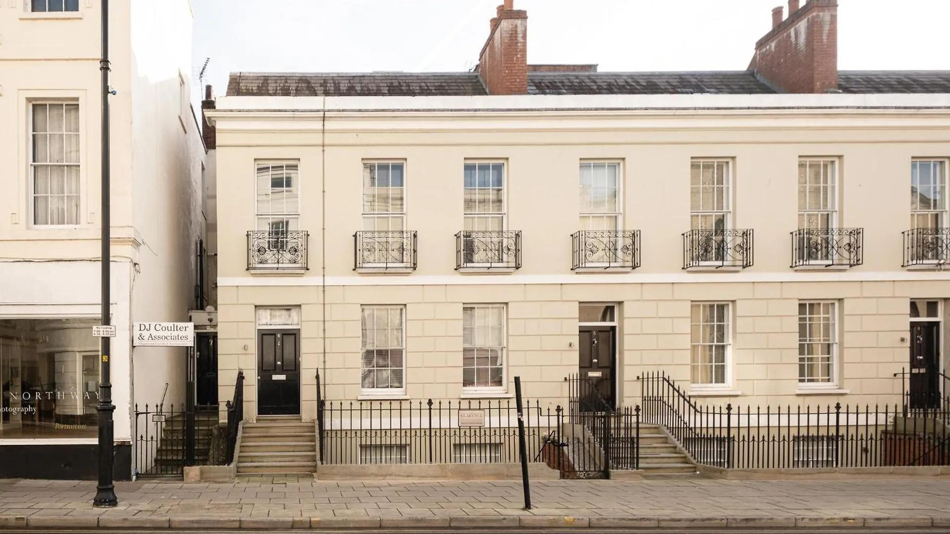 Gorgeous 1 Bed Apartment In Central Cheltenham!